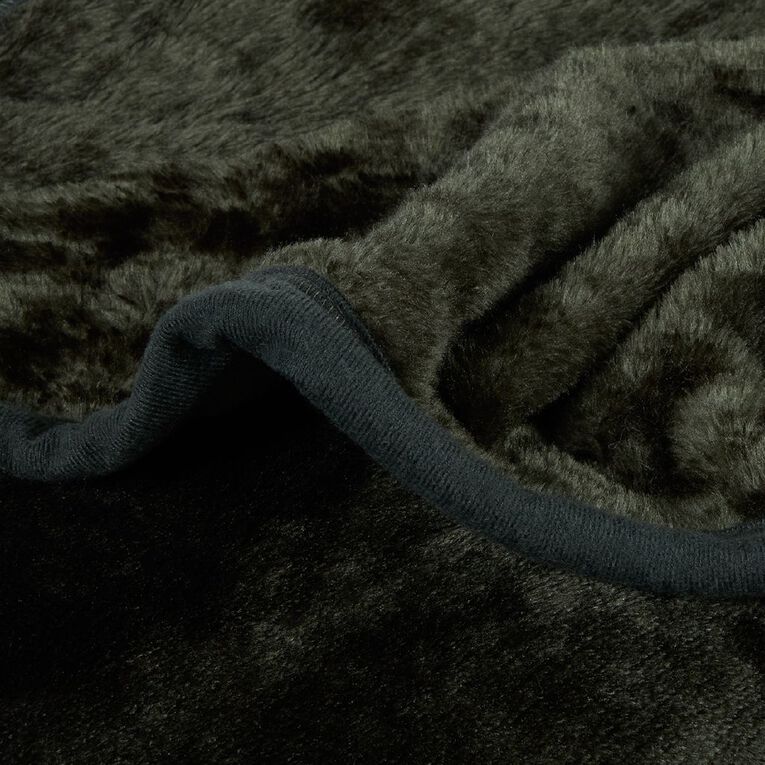 Living & Co 400gsm Mink Feel Blanket Green Queen, , hi-res