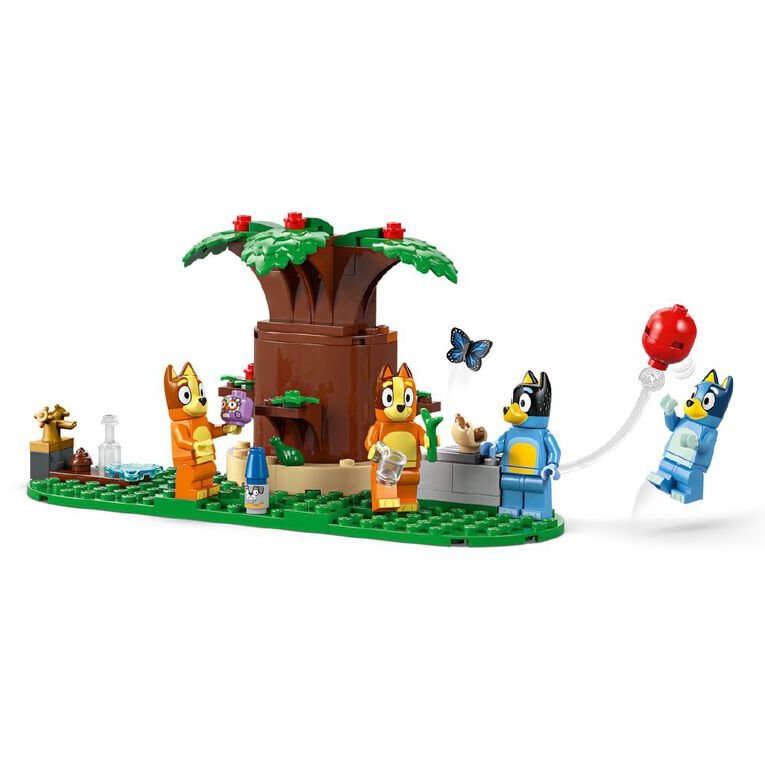 LEGO Bluey Family House 11203, , hi-res