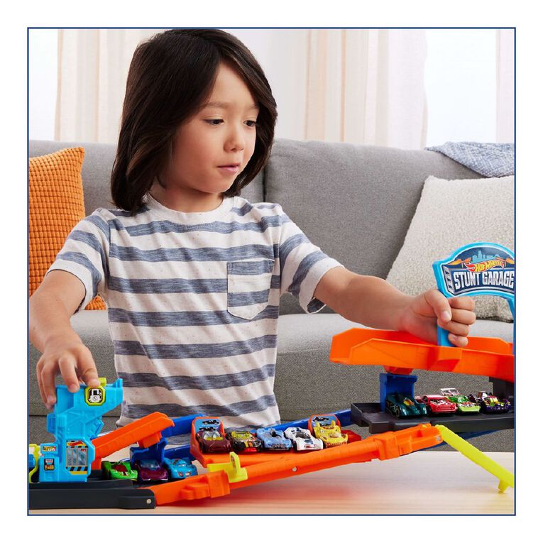Hot Wheels City Transforming Stunt Garage, , hi-res