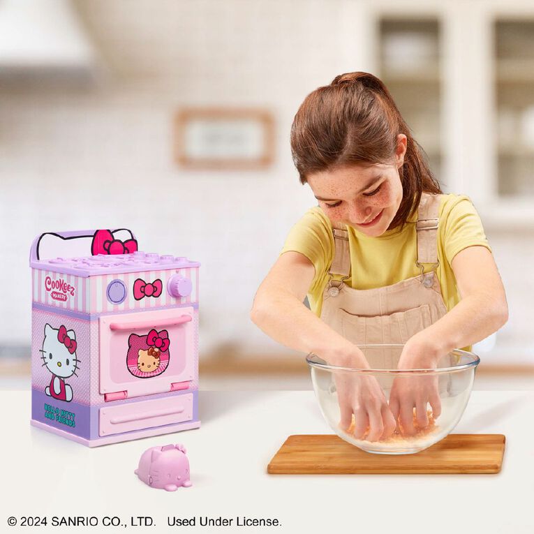 Cookeez Hello Kitty Makery Oven Playset, , hi-res