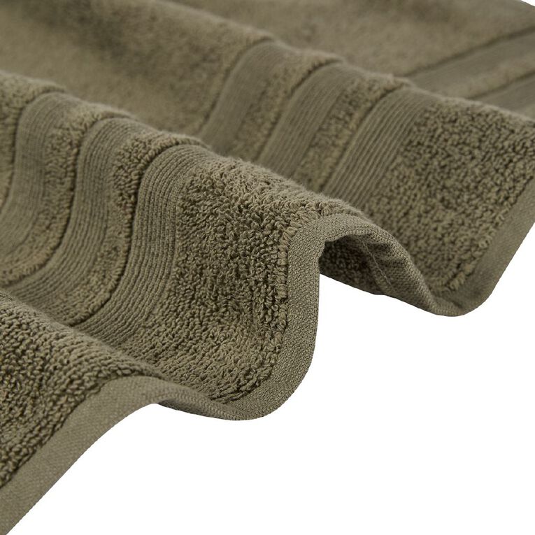Living & Co Plush Plain Bath Towel Green Dark, , hi-res