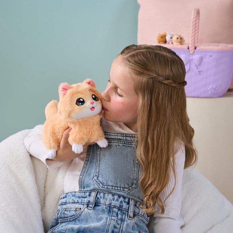 Little Live Pets Mama Surprise Kitty Playset, , hi-res