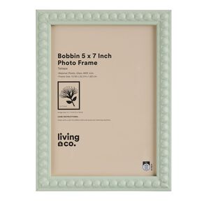Living & Co Bobbin Frame Green 5in x 7in