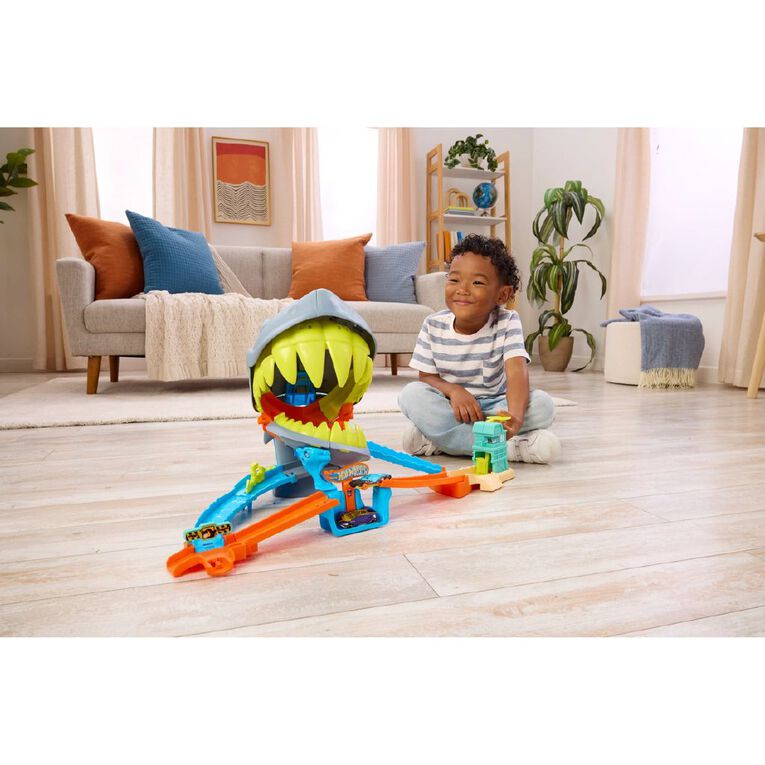 Hot Wheels City Shark Chomp Beach Playset, , hi-res