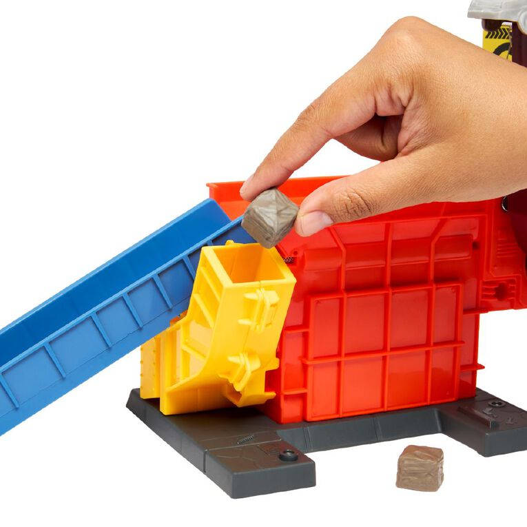 Matchbox Movie Convoy Crusher Playset, , hi-res