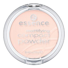 Essence Mattifying Compact Powder 11