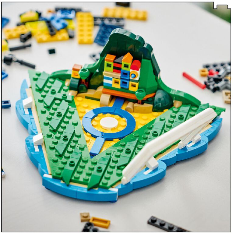 LEGO Editions Football Vini Jr Soccer Highlights 43027, , hi-res