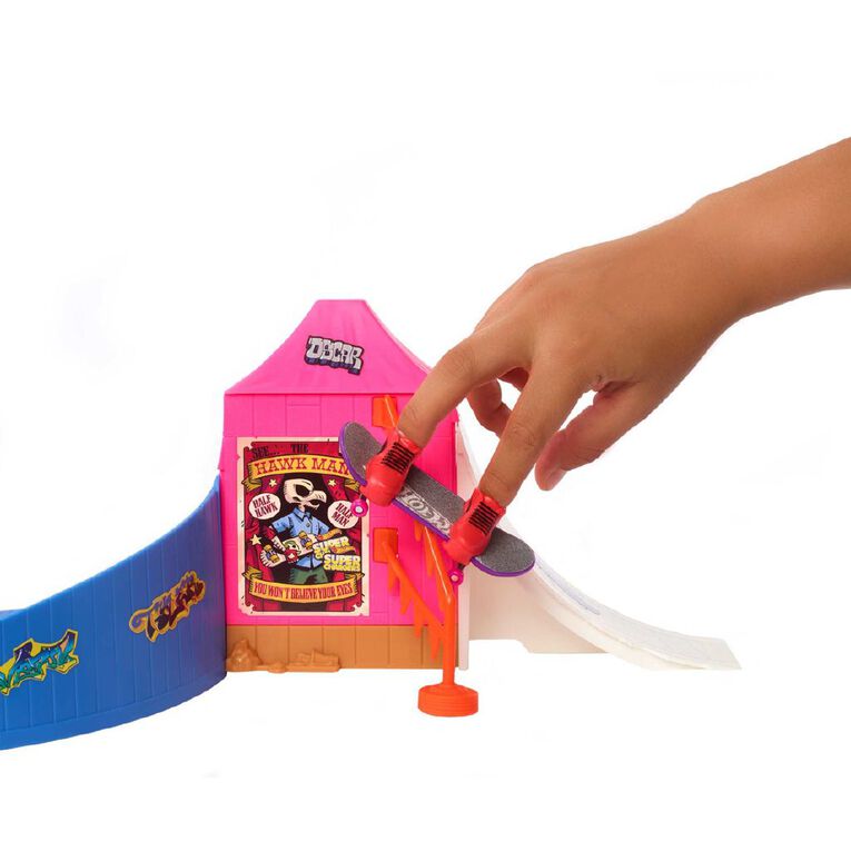 Hot Wheels Skate Fingerboard Amusement Park Playset The Warehouse