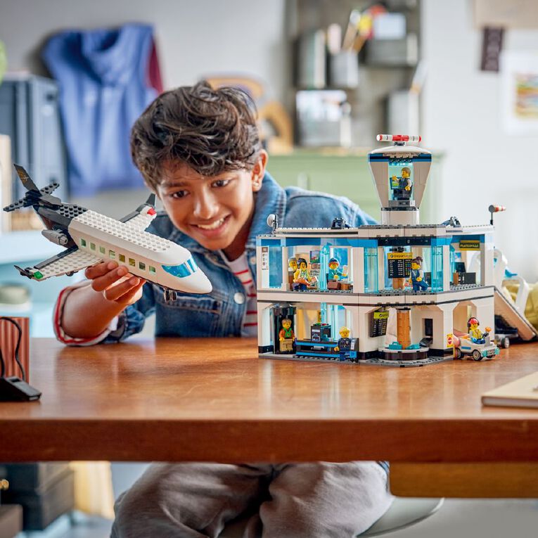 LEGO CITY Airport With Airplane 60502, , hi-res