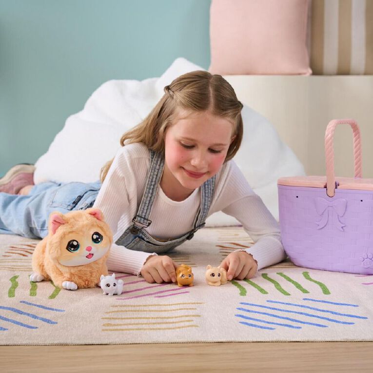 Little Live Pets Mama Surprise Kitty Playset, , hi-res