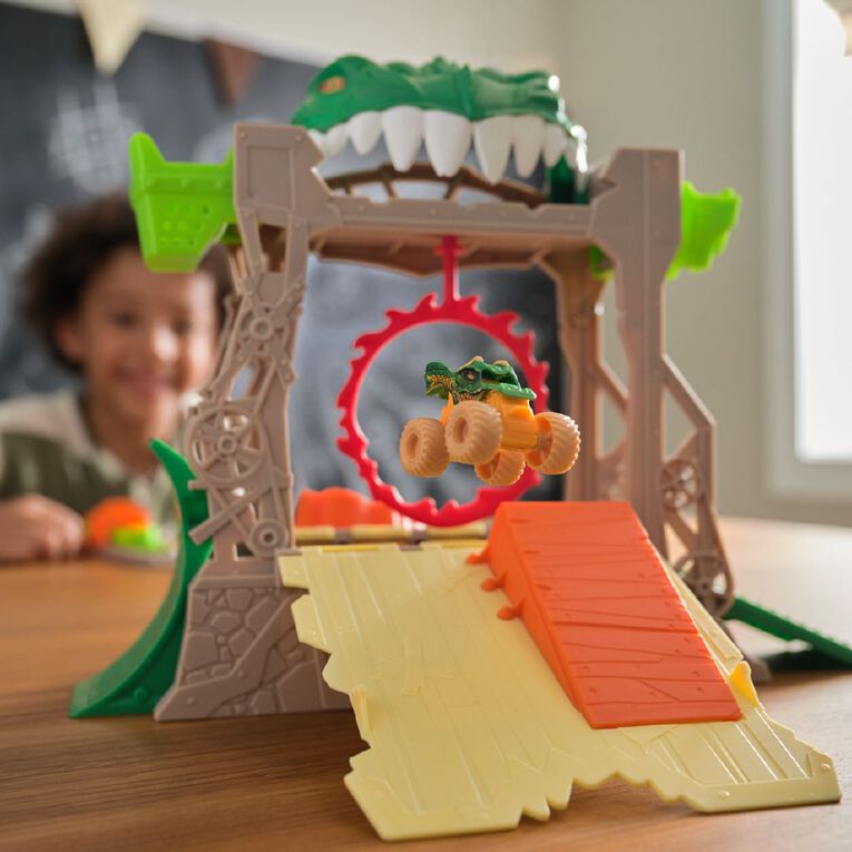 Monster Jam Mini Dragon Dungeon of Doom Playset, , hi-res