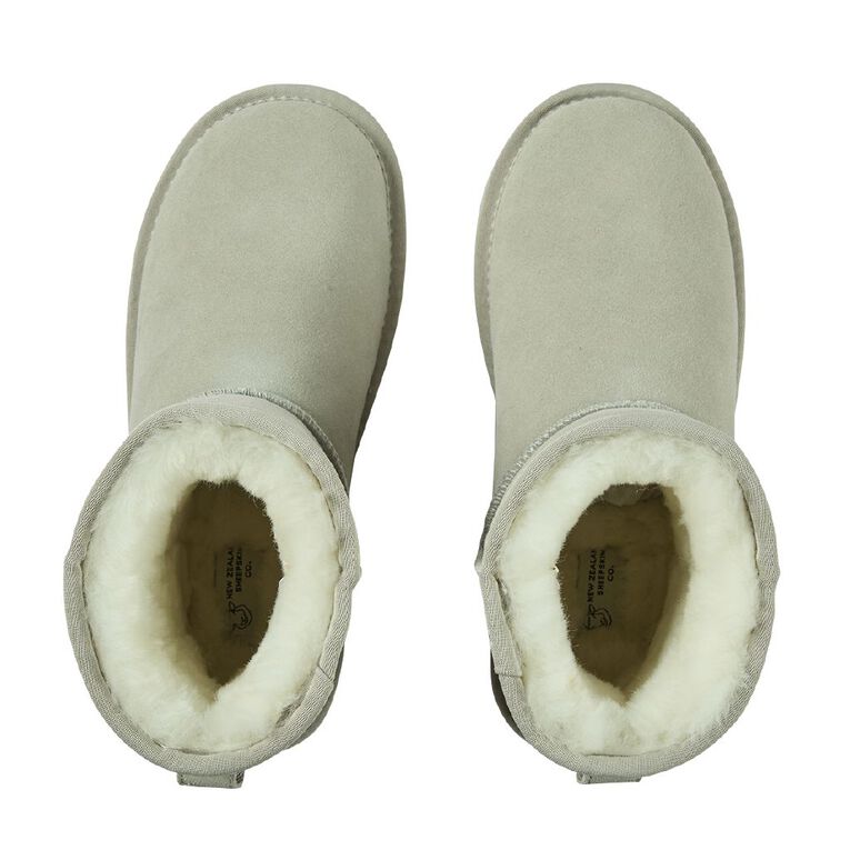 NEW ZEALAND SHEEPSKIN CO. Women's Sheepskin Lined Slipper Boots BOX, Grey Mid, hi-res