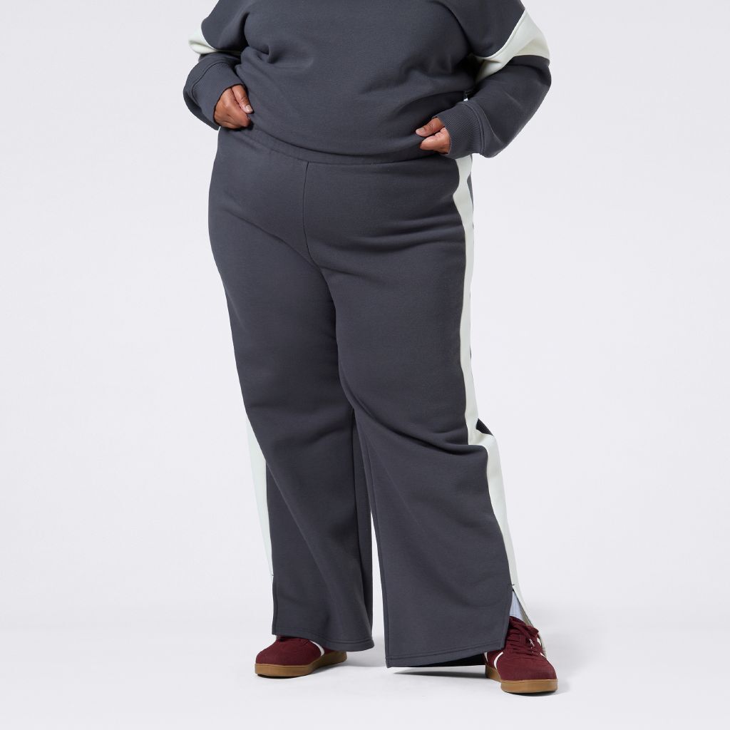 【GRAY】Side open sweat pants Wide-Leg-Sweatpants-Men-Tear-
