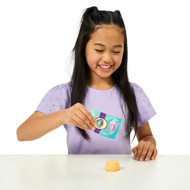 Cookeez Makery Little Bakes Oven Playset, , hi-res