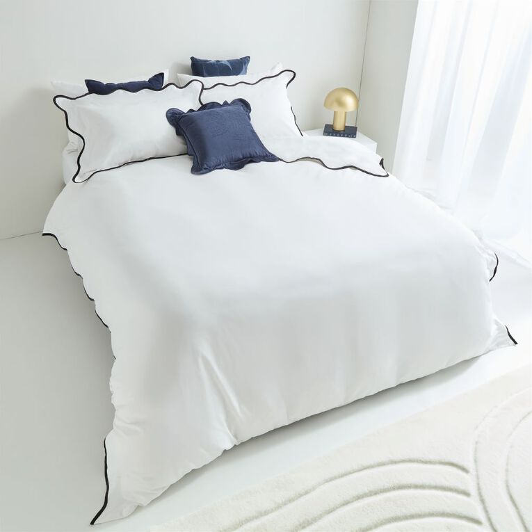 Living & Co 190 Thread Count Scallop Duvet Cover Set White Queen, White, hi-res