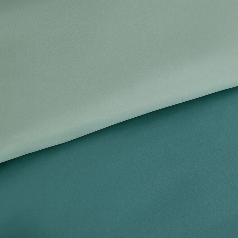 Living & Co Duvet Cover Set Microfibre Reversible Green Queen, , hi-res