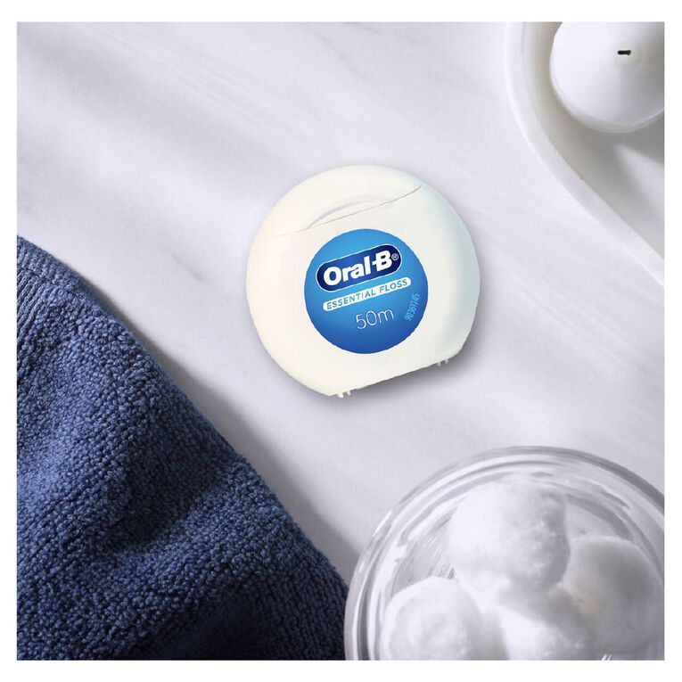 Oral-B Essential Floss Waxed Mint 50m, , hi-res