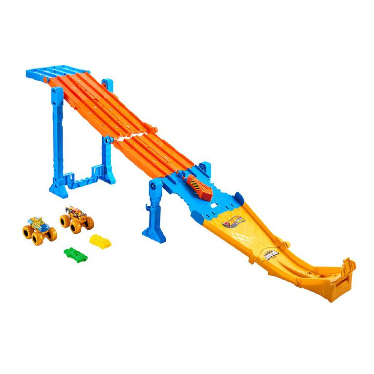 Hot Wheels Monster Trucks Trophy Champions Playset, , hi-res