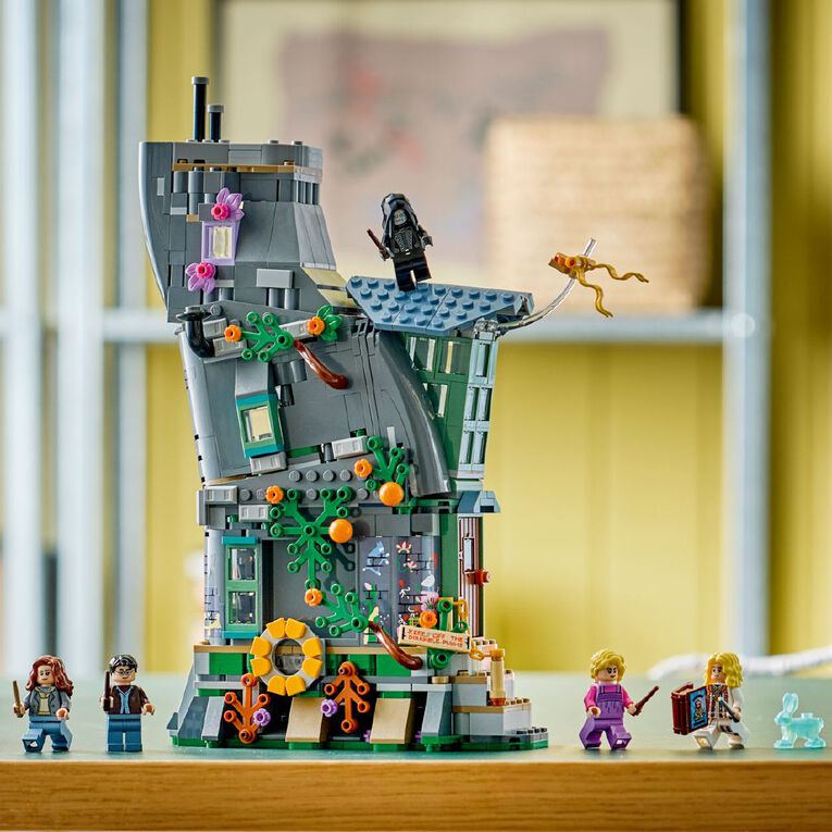 LEGO Harry Potter Luna Lovegoods House 76467, , hi-res