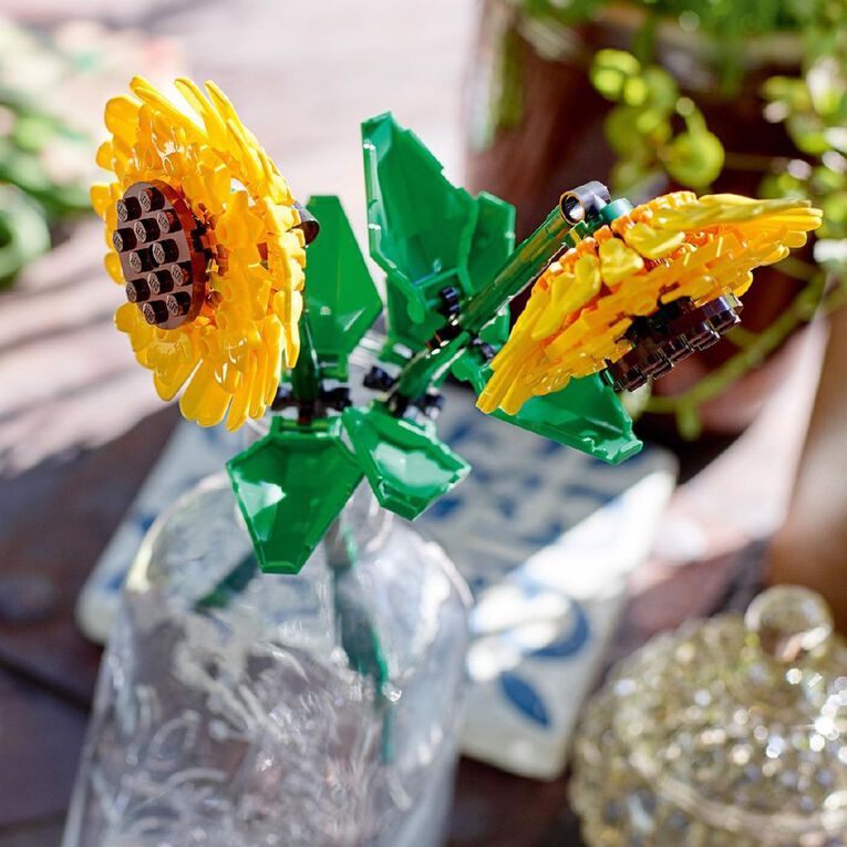 LEGO Botanicals Flowers Sunflowers 40524, , hi-res